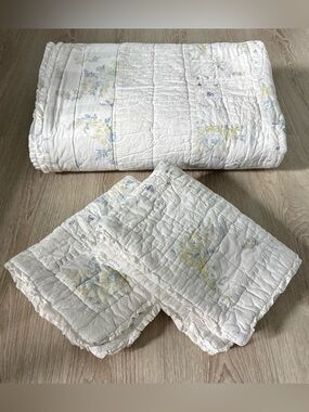 Simply Shabby Chic British Rose Patchwork Quilt 2 Sham Set Full/Queen Blue White